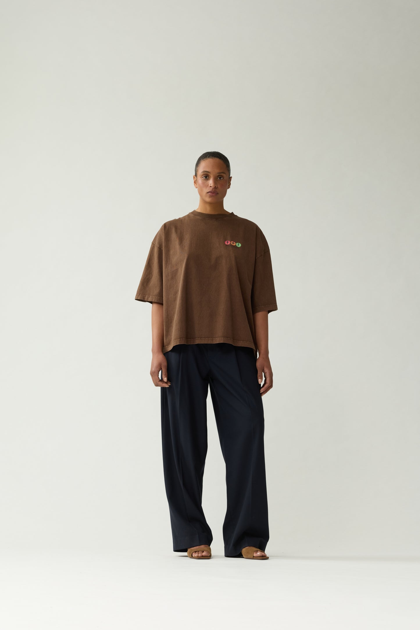 TRAFFIC TEE | Brown