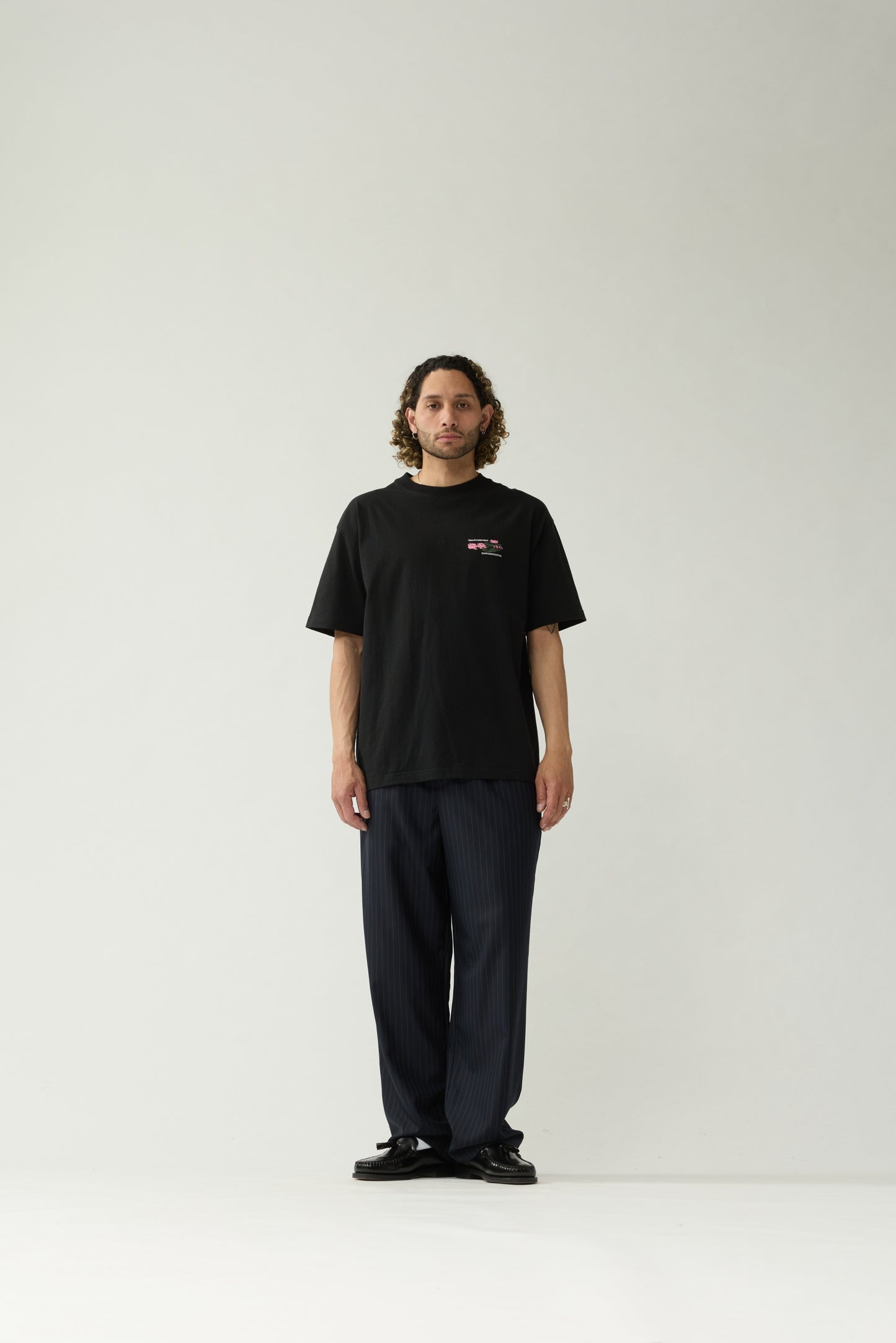 LILIES TEE | Black