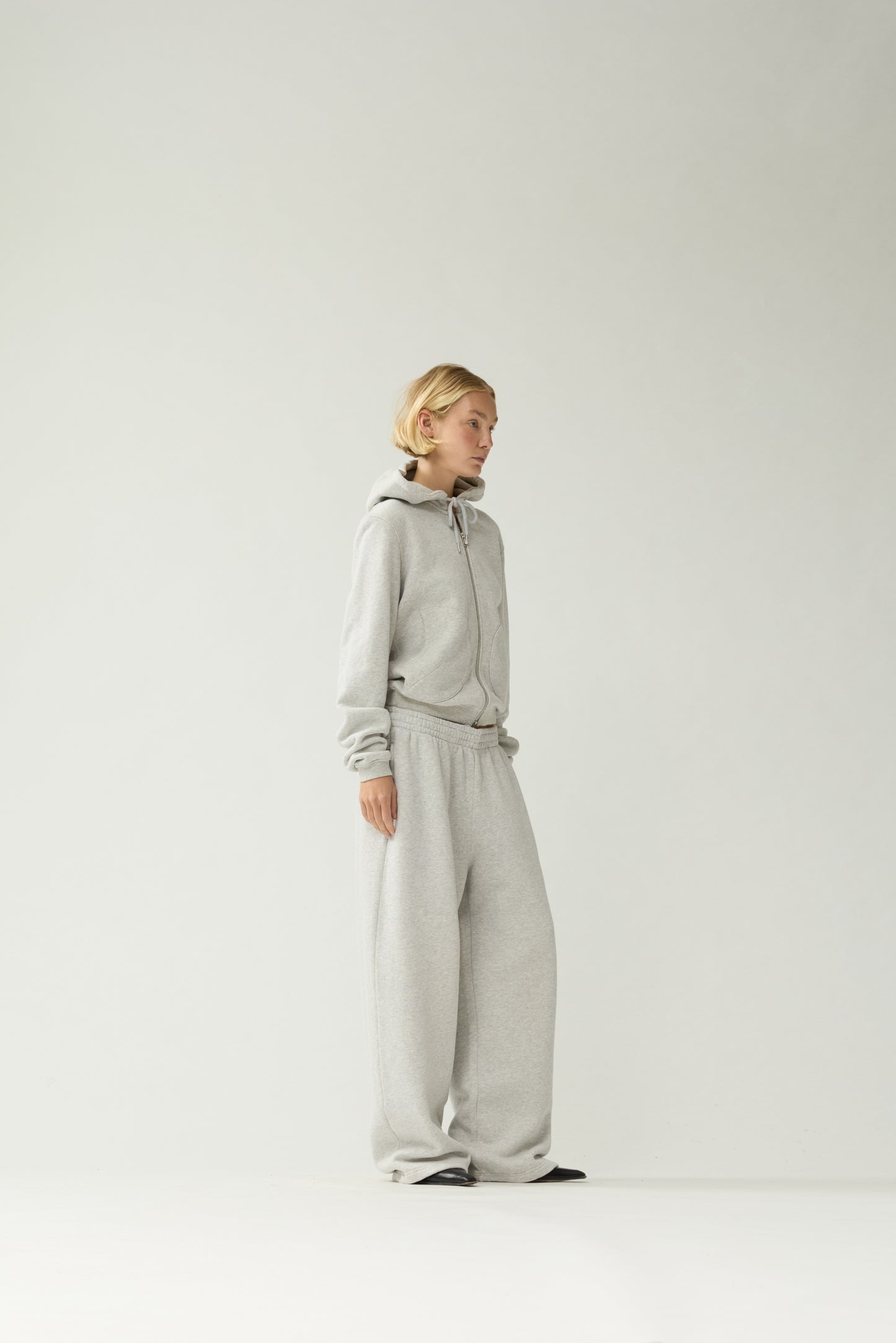HOODED ZIPPER SWEATER | Grey Melange